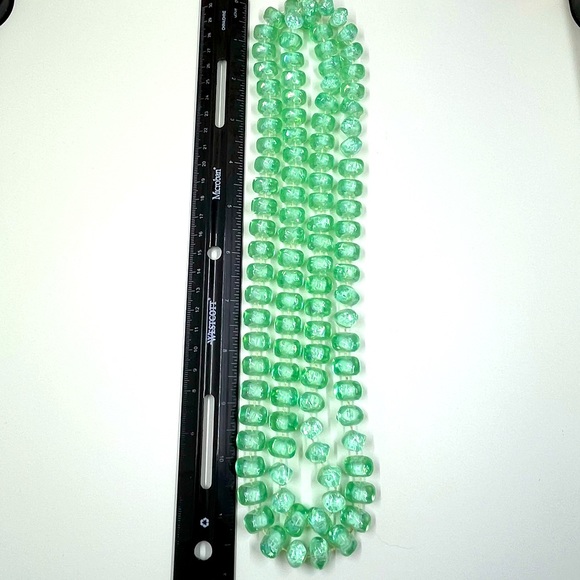 Vintage Y2K Extra Long Green Acrylic Beaded Necklace - Picture 4 of 4